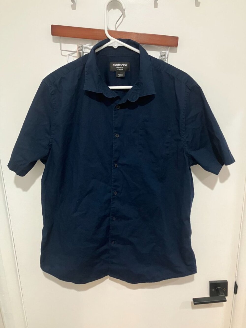 Claiborne Men's Classic Fit Stretch Short Sleeve Button Down Shirt, Navy, Large